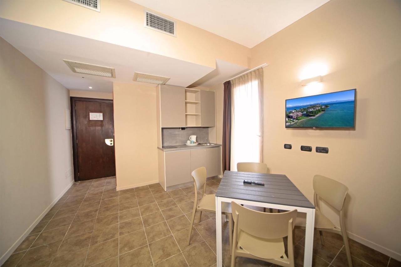 Hotel Smeraldo Sirmione Eksteriør billede
